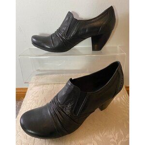 Bare Traps Black Leather Ankle Shoes w/ Heels Dressy Comfortable Size 9.5